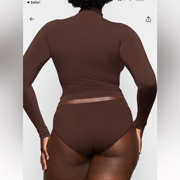 SKIMS NWT Soft Smoothing Turtleneck - Cocoa - Picture 3 of 4